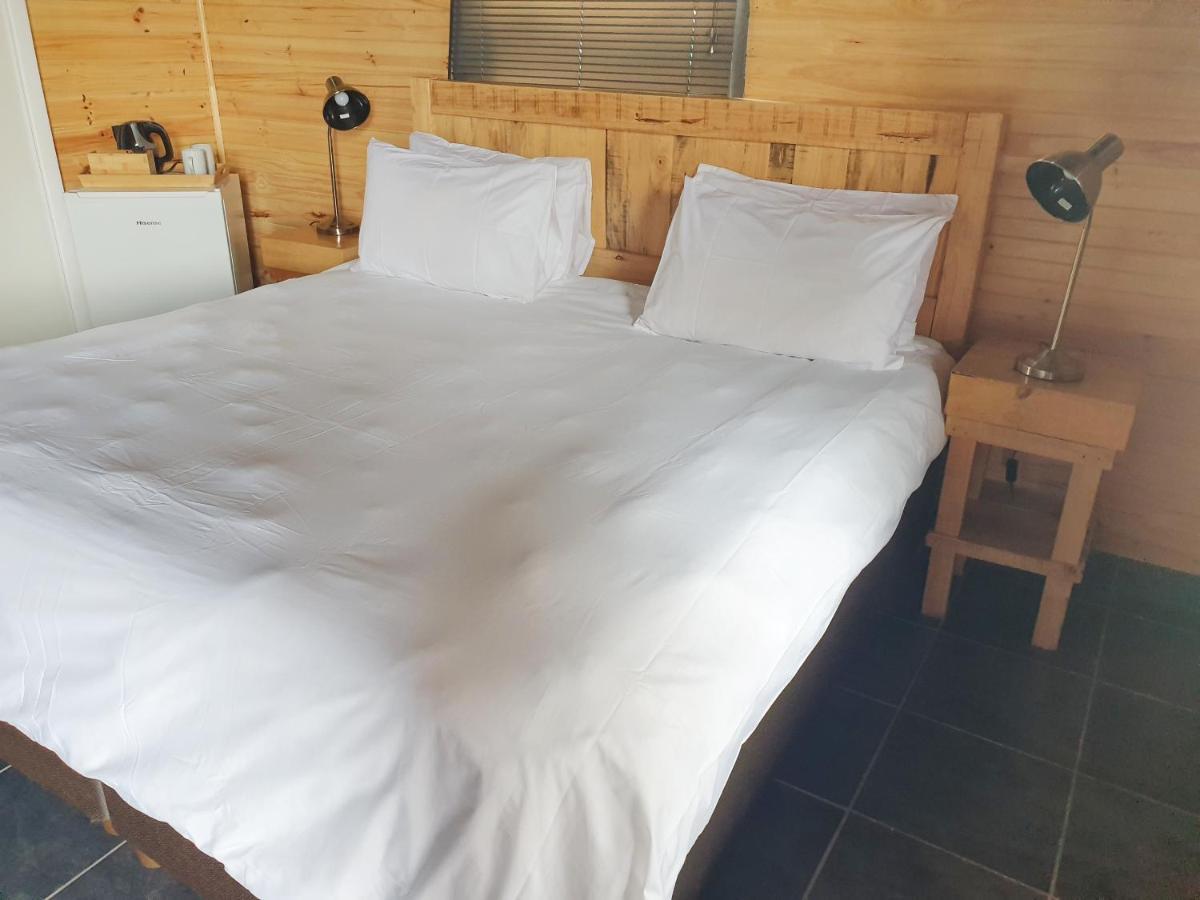 Lungile Backpackers Lodge Humewood Екстериор снимка